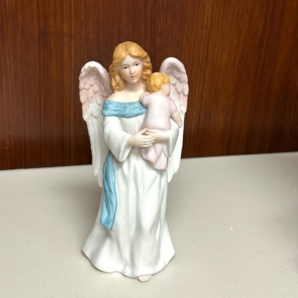 Home Interiors Porcelain figurine Angel with baby girl